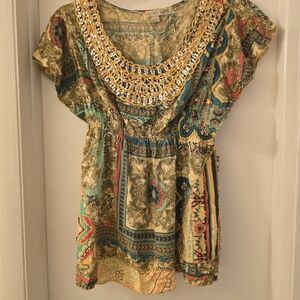 Live and Let Live Floral Patterned Top